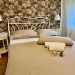 & Tisno Обровац