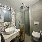 & Tisno Обровац