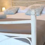 & Tisno Обровац