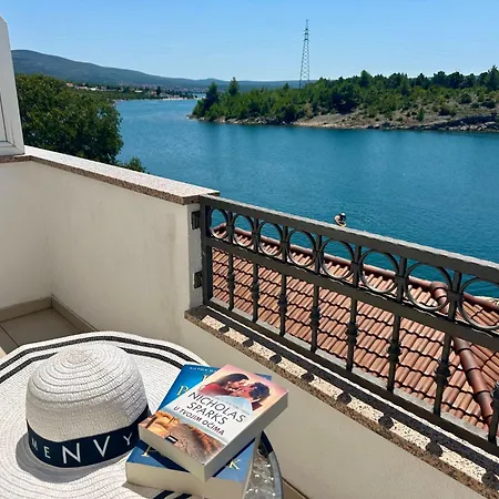 Apartment & Tisno Obrovac