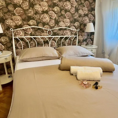 & Tisno オブロヴァツ